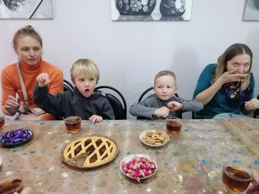 photo_5258310482215968032_y (2).jpg